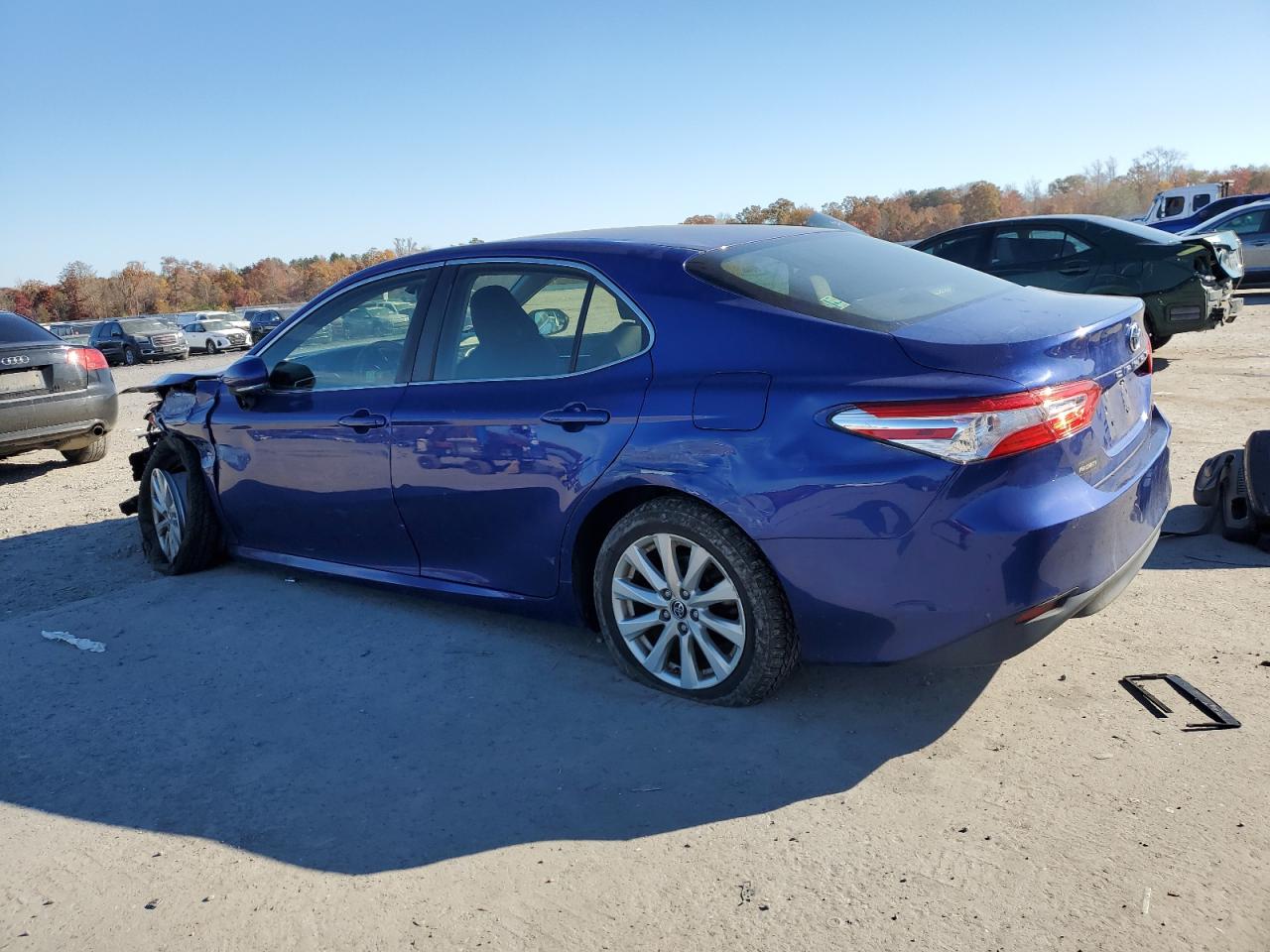 Toyota Camry L Image 4