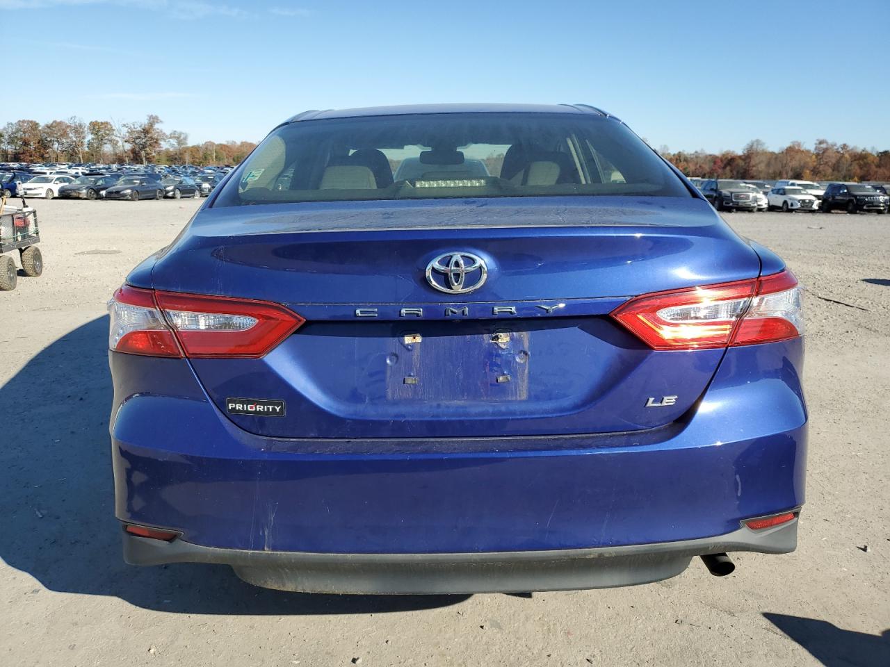 Toyota Camry L Image 10