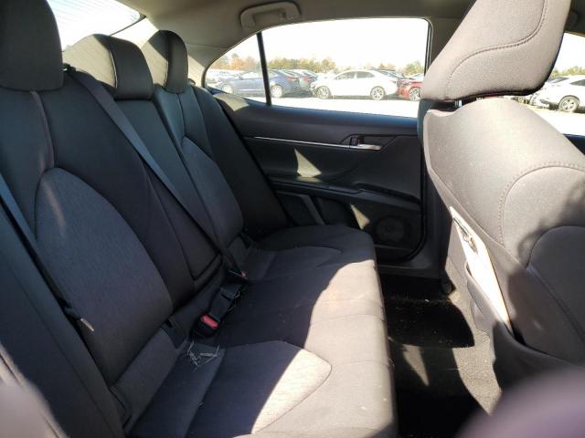 Toyota Camry L Image 3