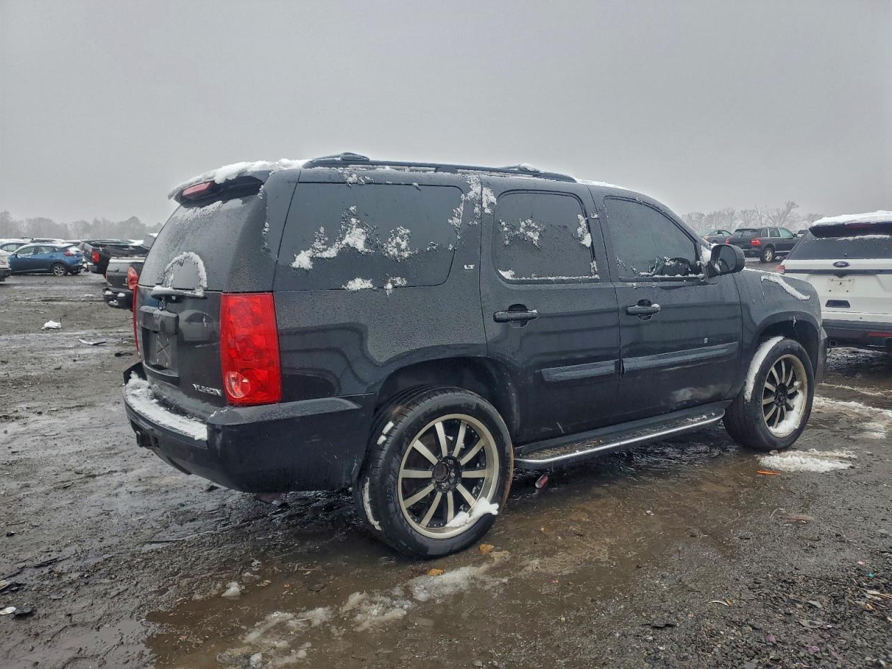 Cadillac Escalade Luxury Image 2