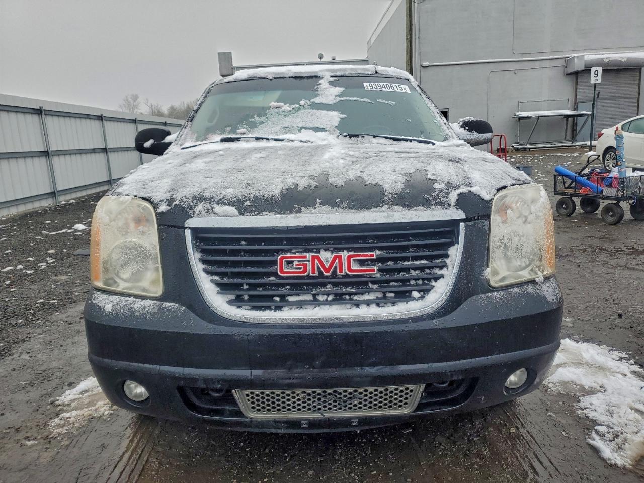 Cadillac Escalade Luxury Image 3