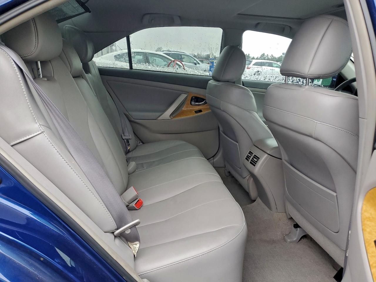 Toyota Camry Ce Image 7