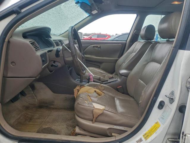 Toyota Camry Le Image 10