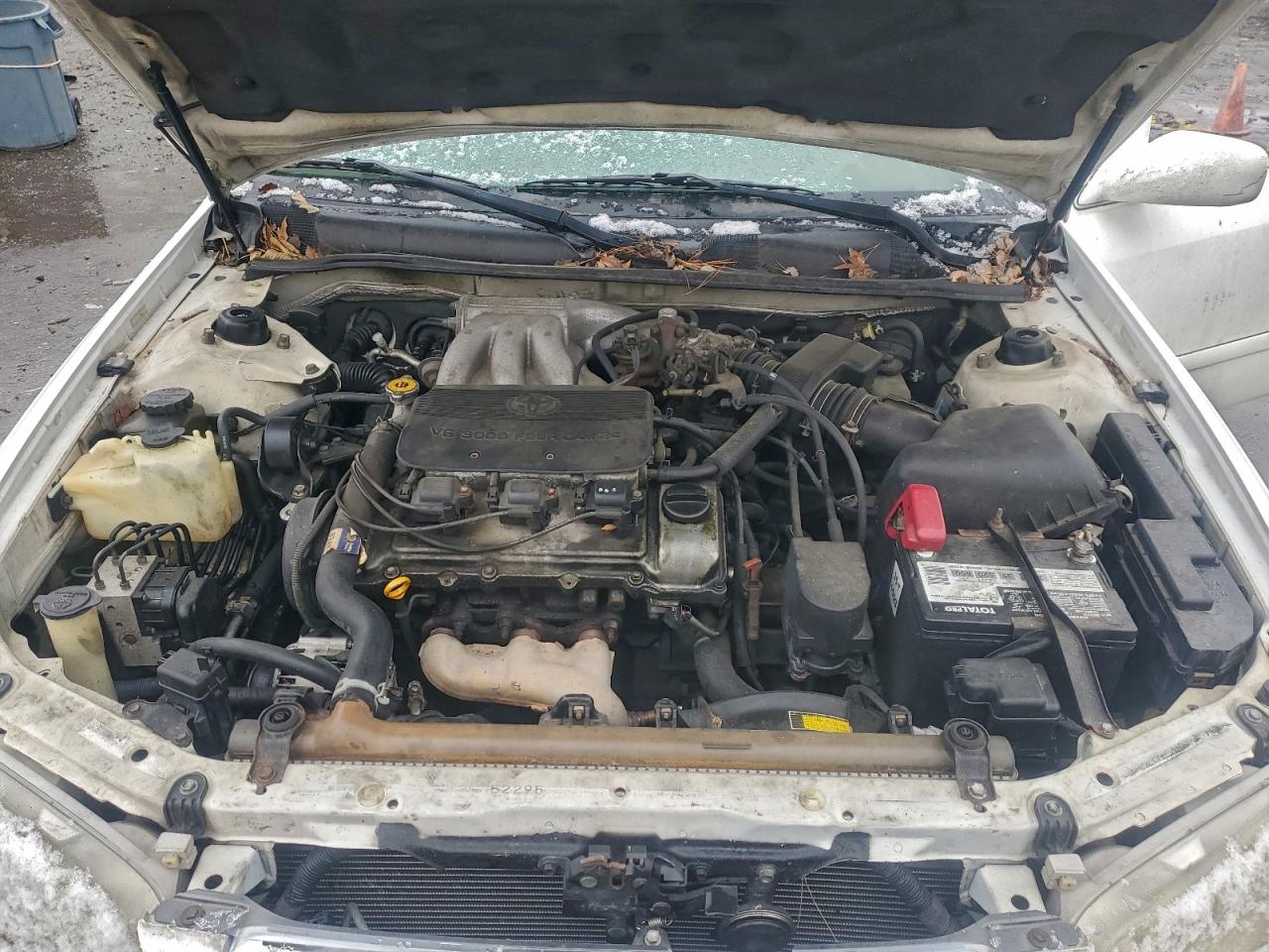 Toyota Camry Le Image 12