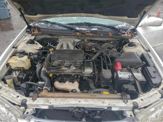 Toyota Camry Le Image 12