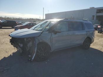  Salvage Kia Carnival