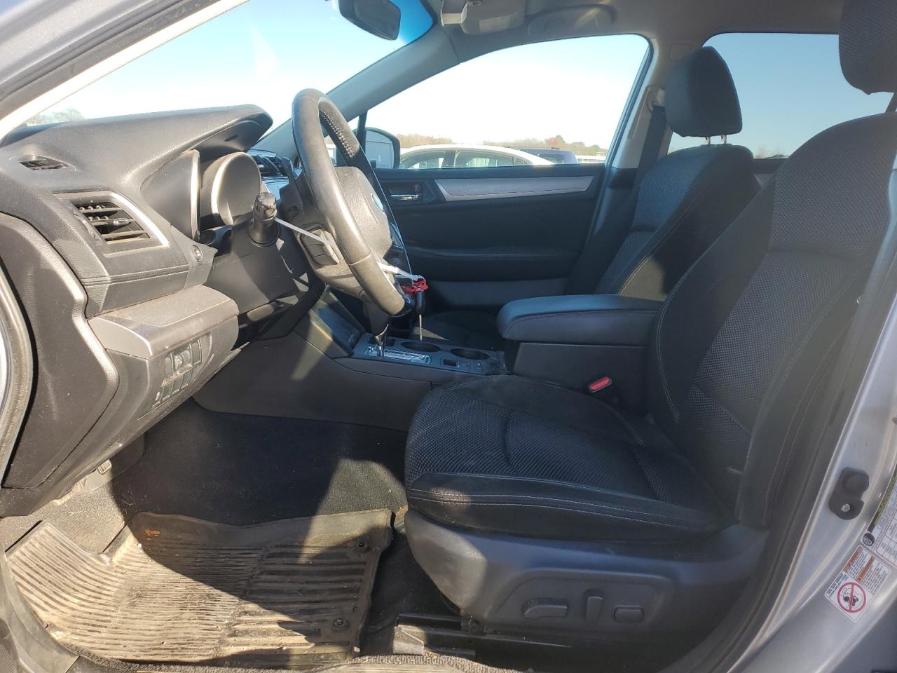 Subaru Outback 2.5i Premium Image 12