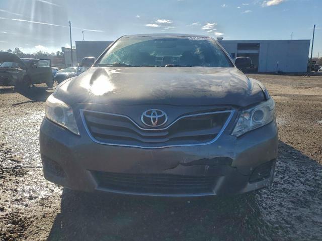 Toyota Camry Base Image 7