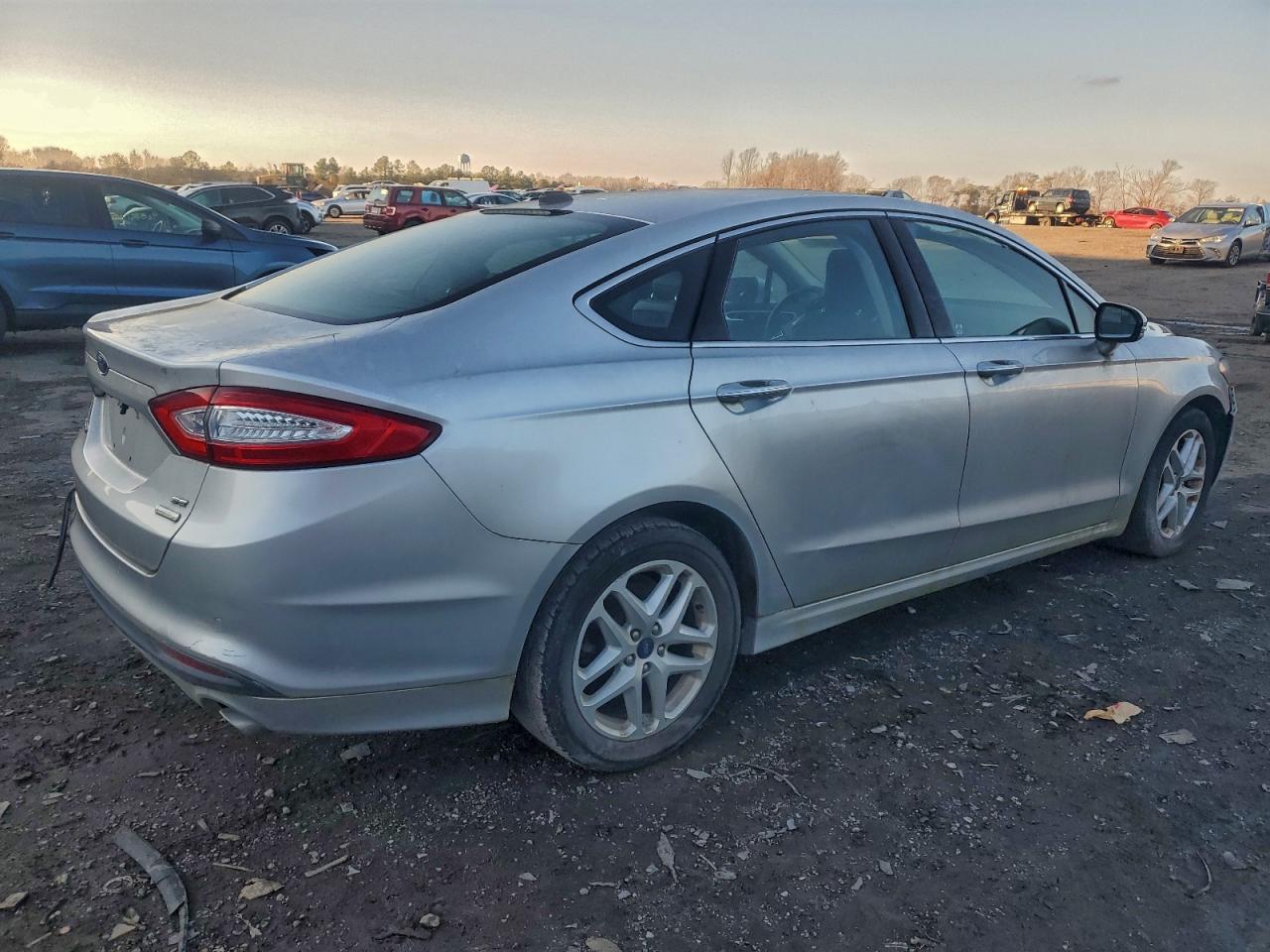 Ford Fusion Se Image 4