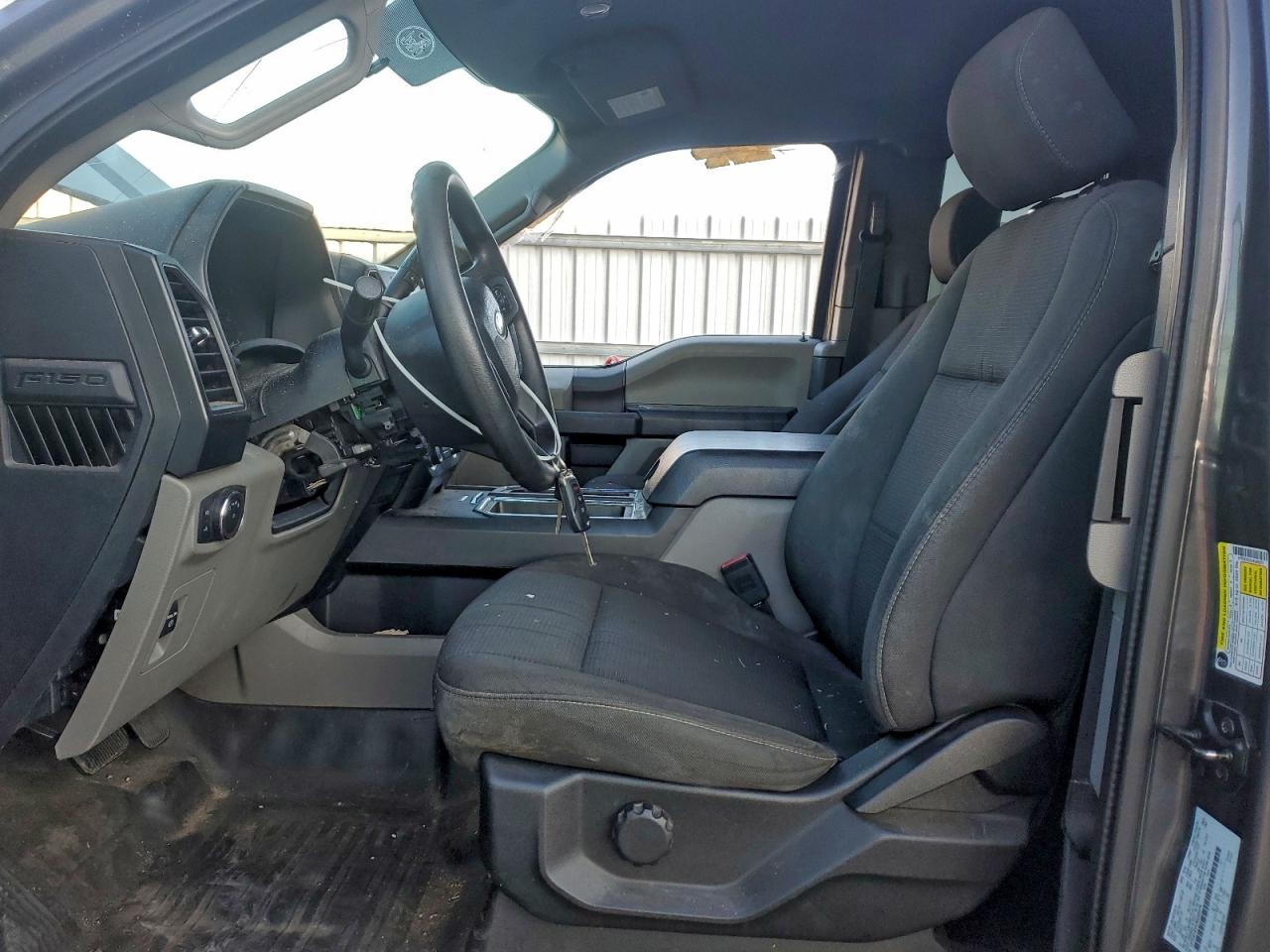 Ford F-150 Super Cab Image 6