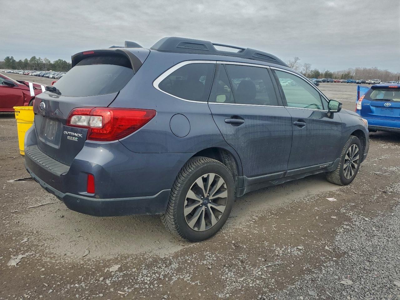 Subaru Outback 2.5i Limited Image 2