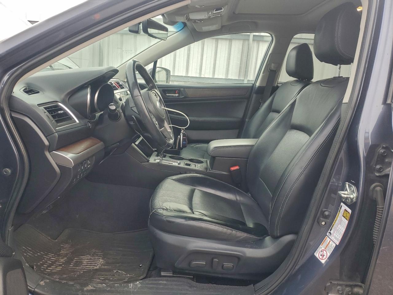 Subaru Outback 2.5i Limited Image 6