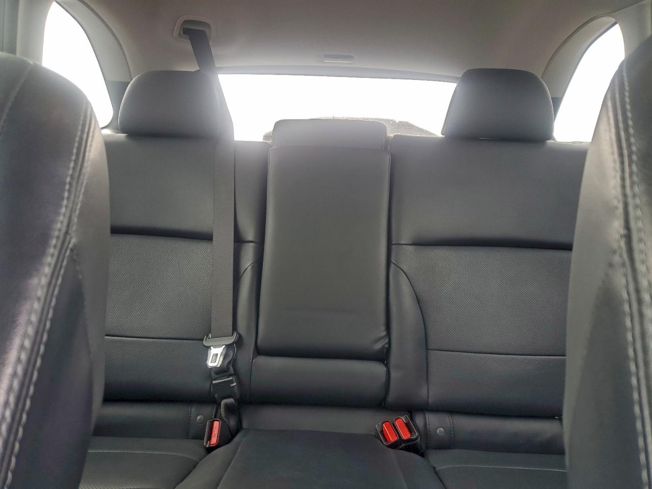 Subaru Outback 2.5i Limited Image 9