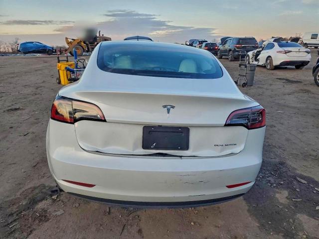 Tesla Model 3 Image 12