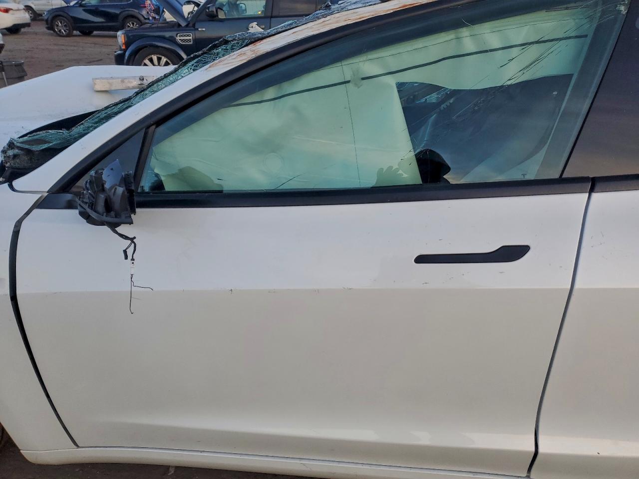 Tesla Model 3 Image 5