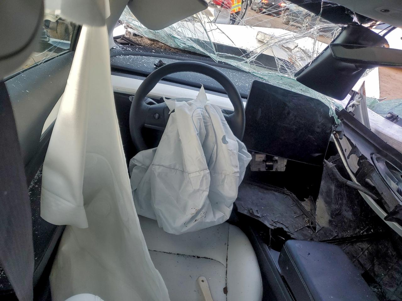 Tesla Model 3 Image 9