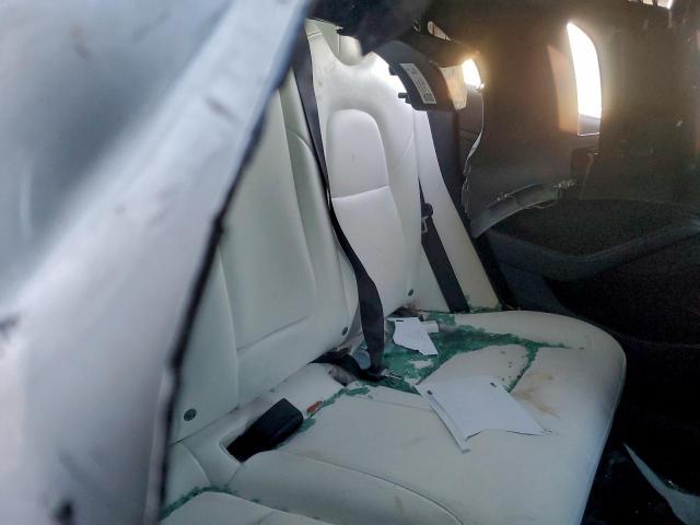 Tesla Model 3 Image 8