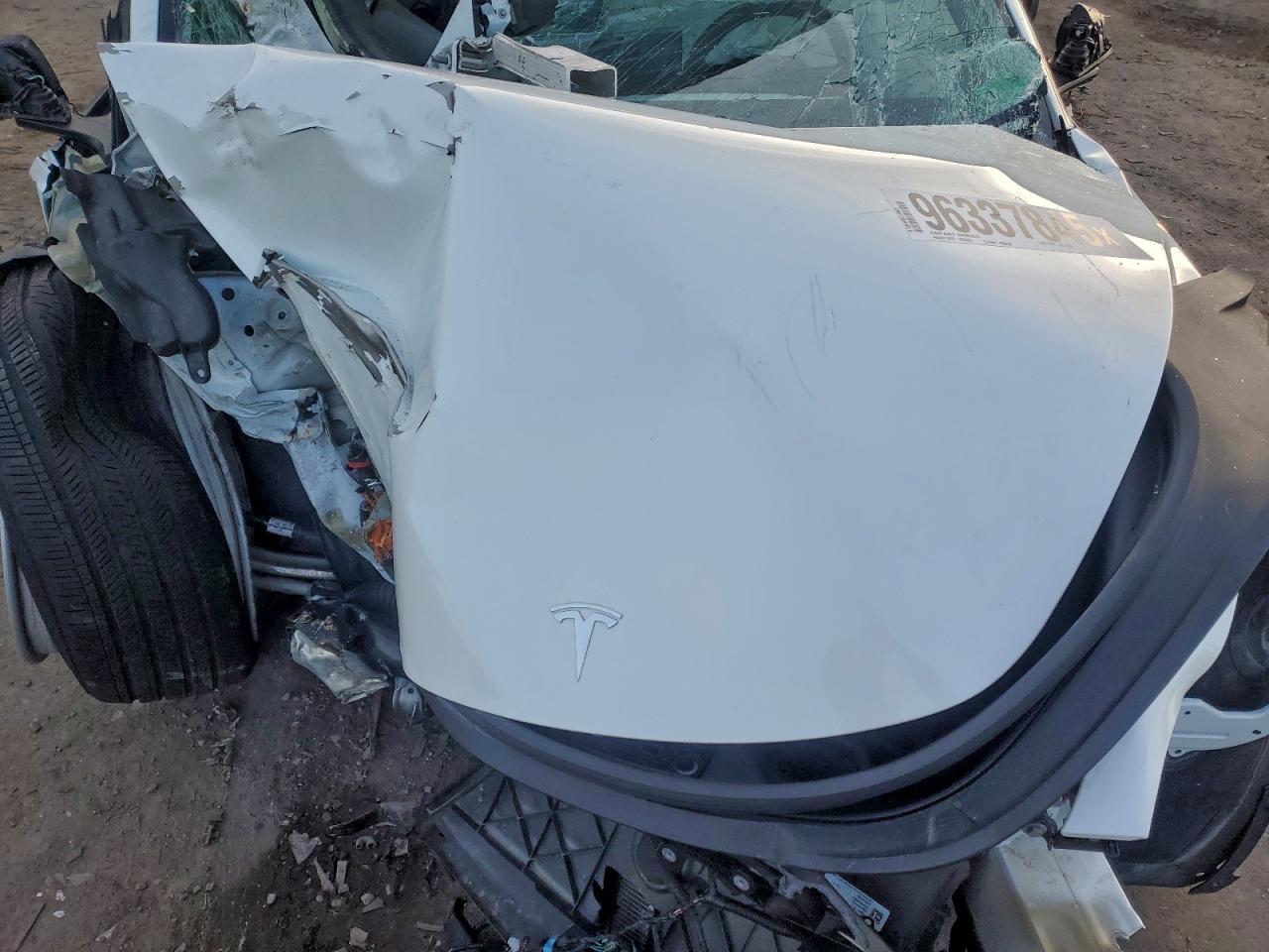 Tesla Model 3 Image 10