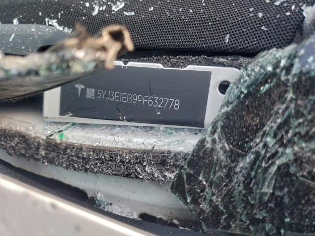 Tesla Model 3 Image 6