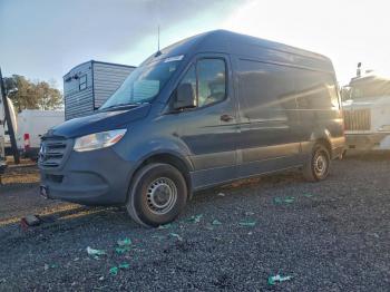 Salvage Mercedes-Benz Sprinter