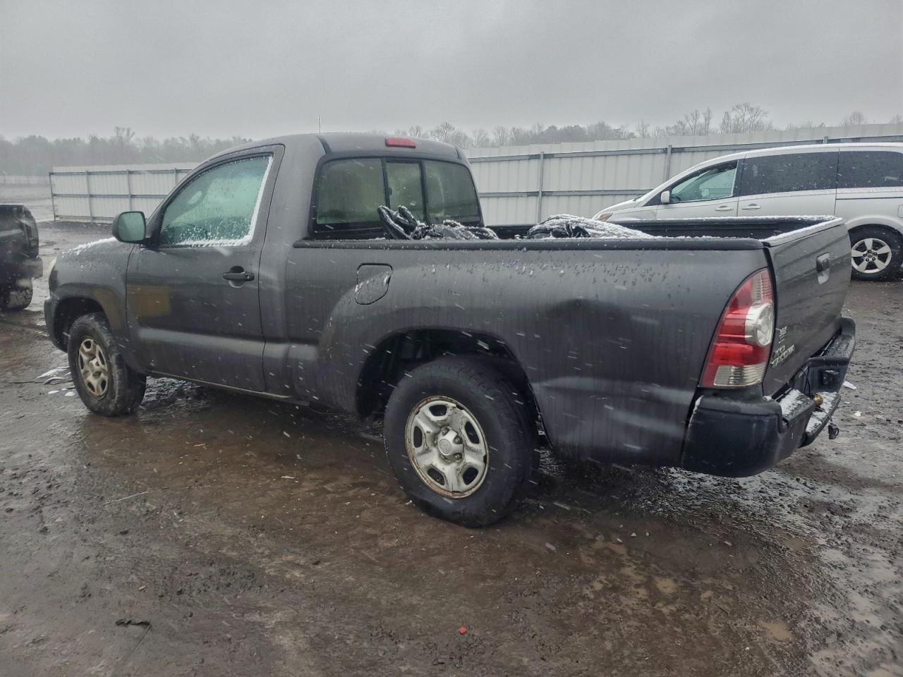 Toyota Tacoma Image 4