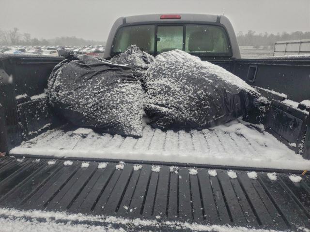 Toyota Tacoma Image 8