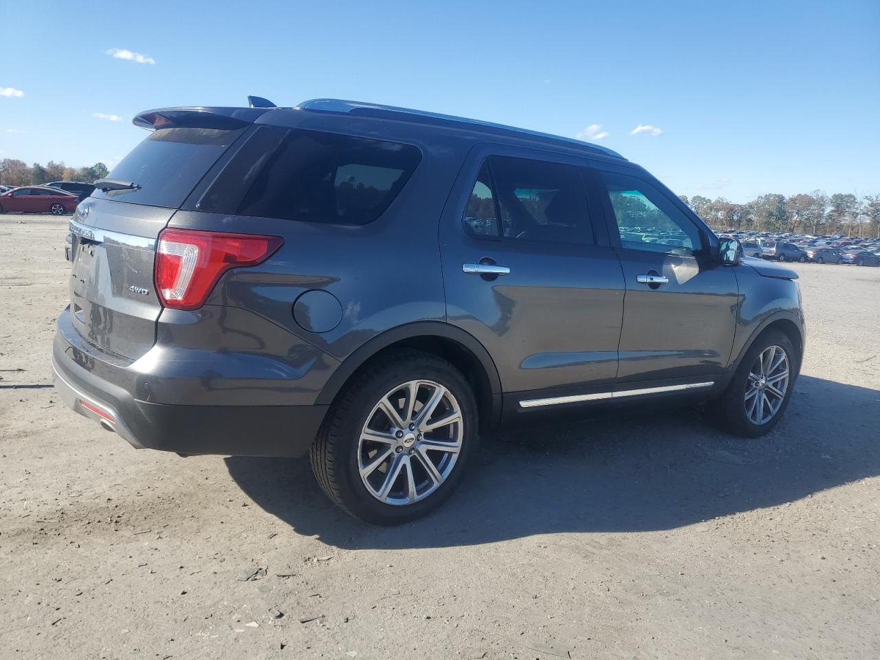 Ford Explorer Limited Image 3