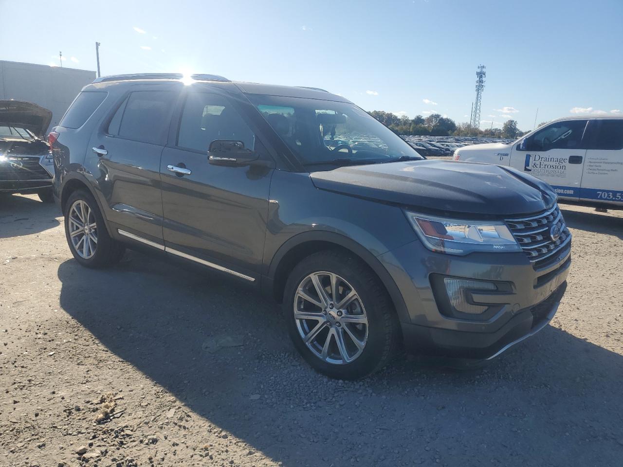 Ford Explorer Limited Image 5