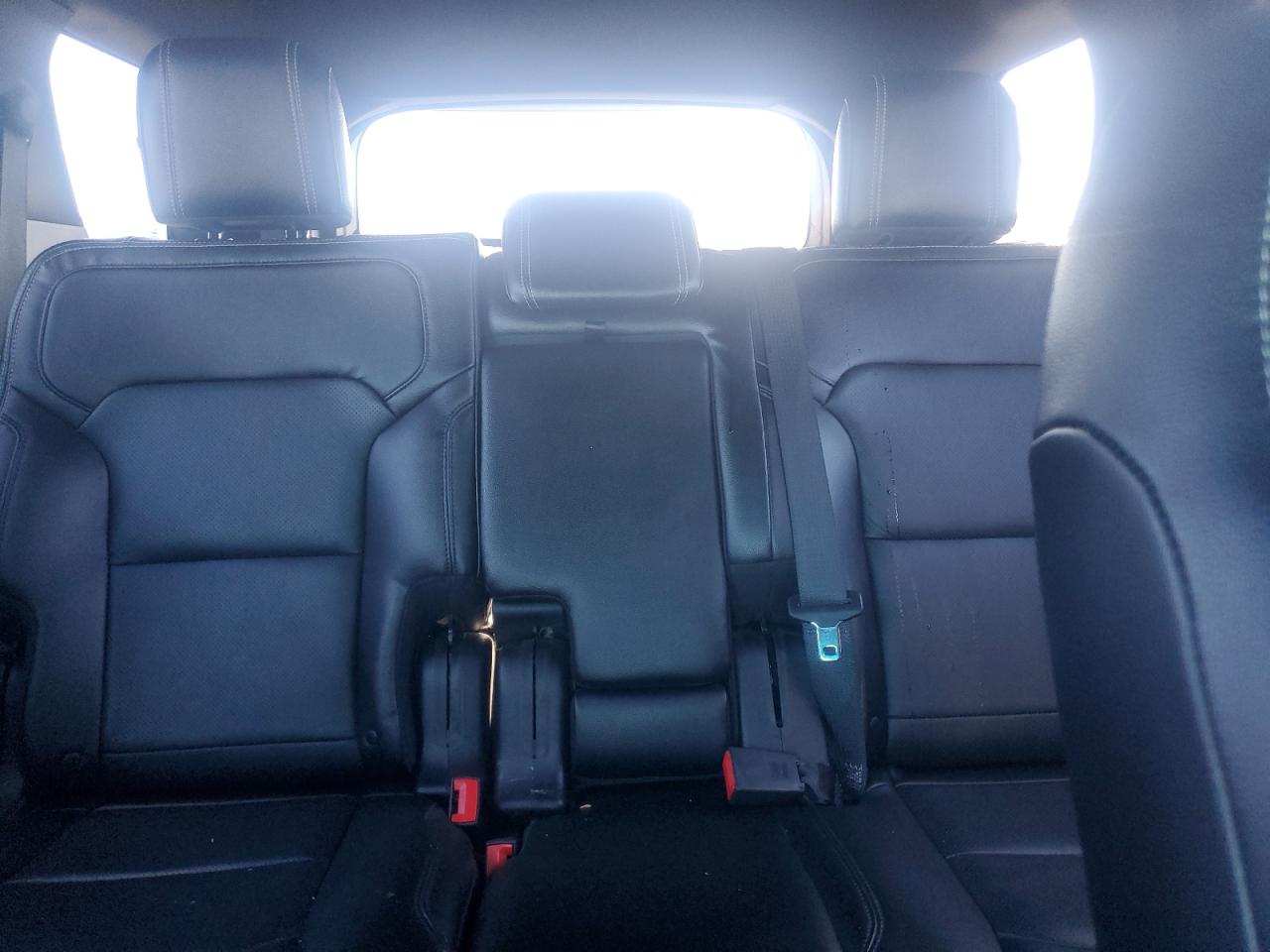 Ford Explorer Limited Image 8