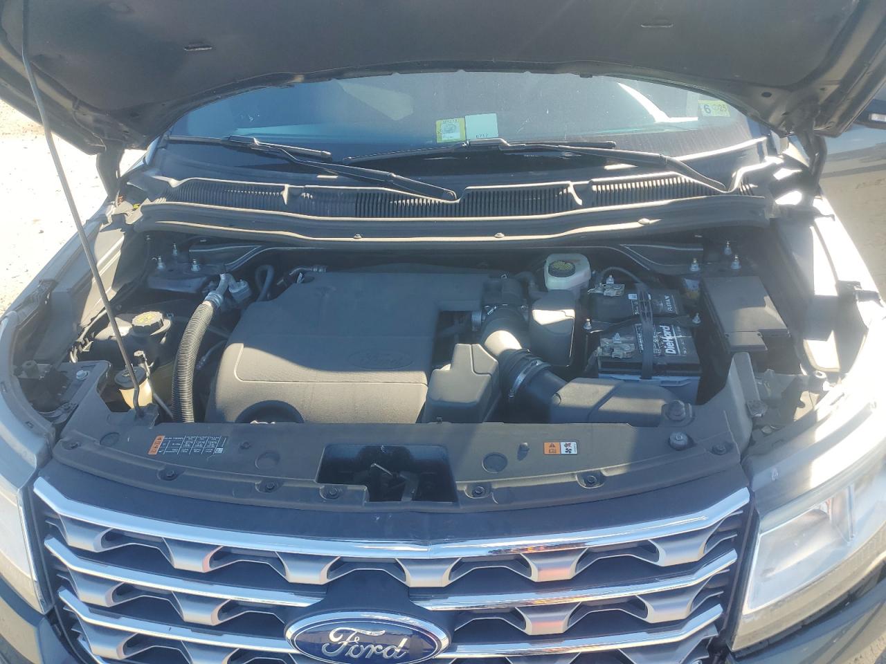 Ford Explorer Limited Image 12