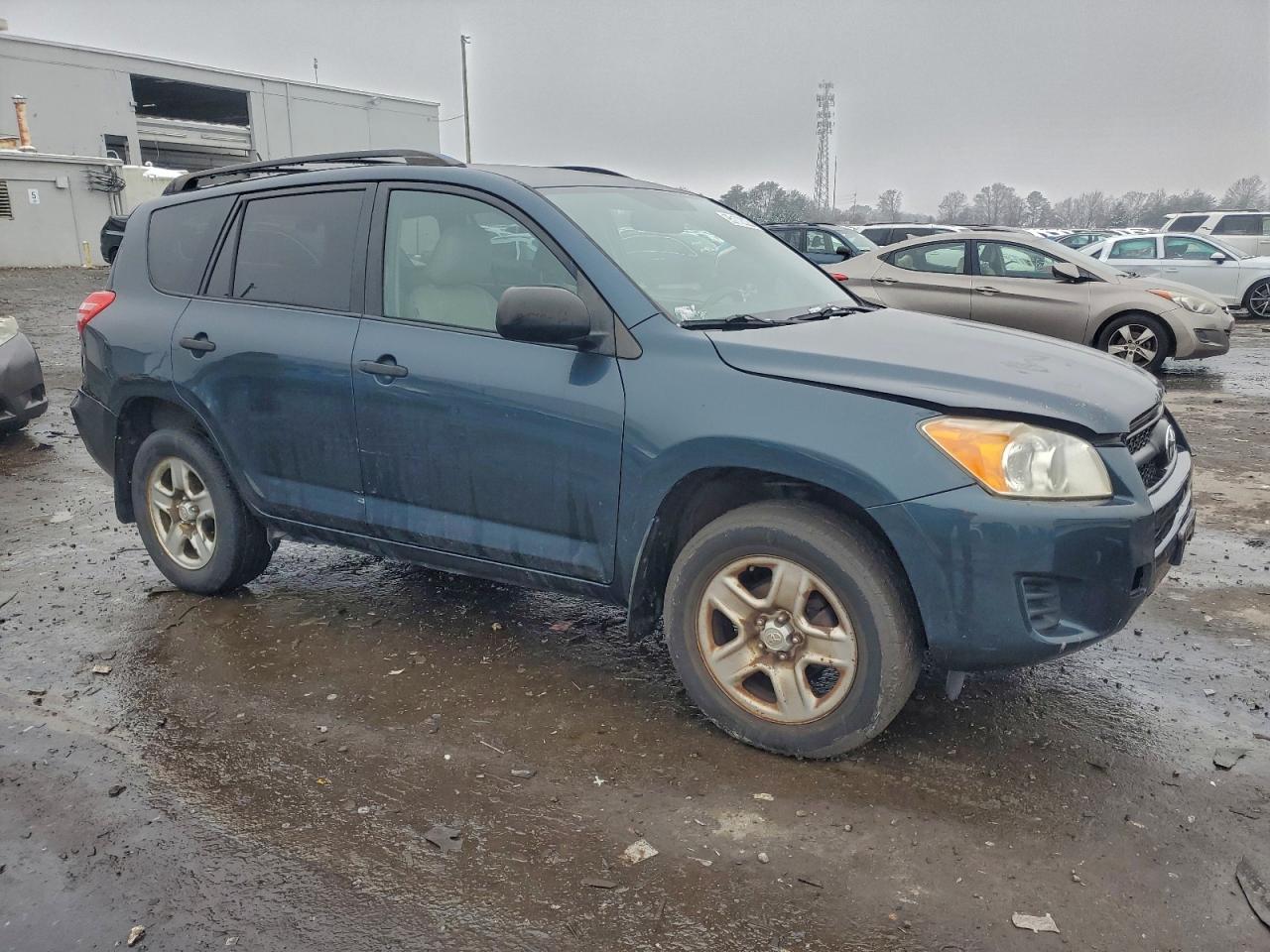 Toyota RAV4 Image 4