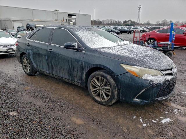 Toyota Camry Le Image 9