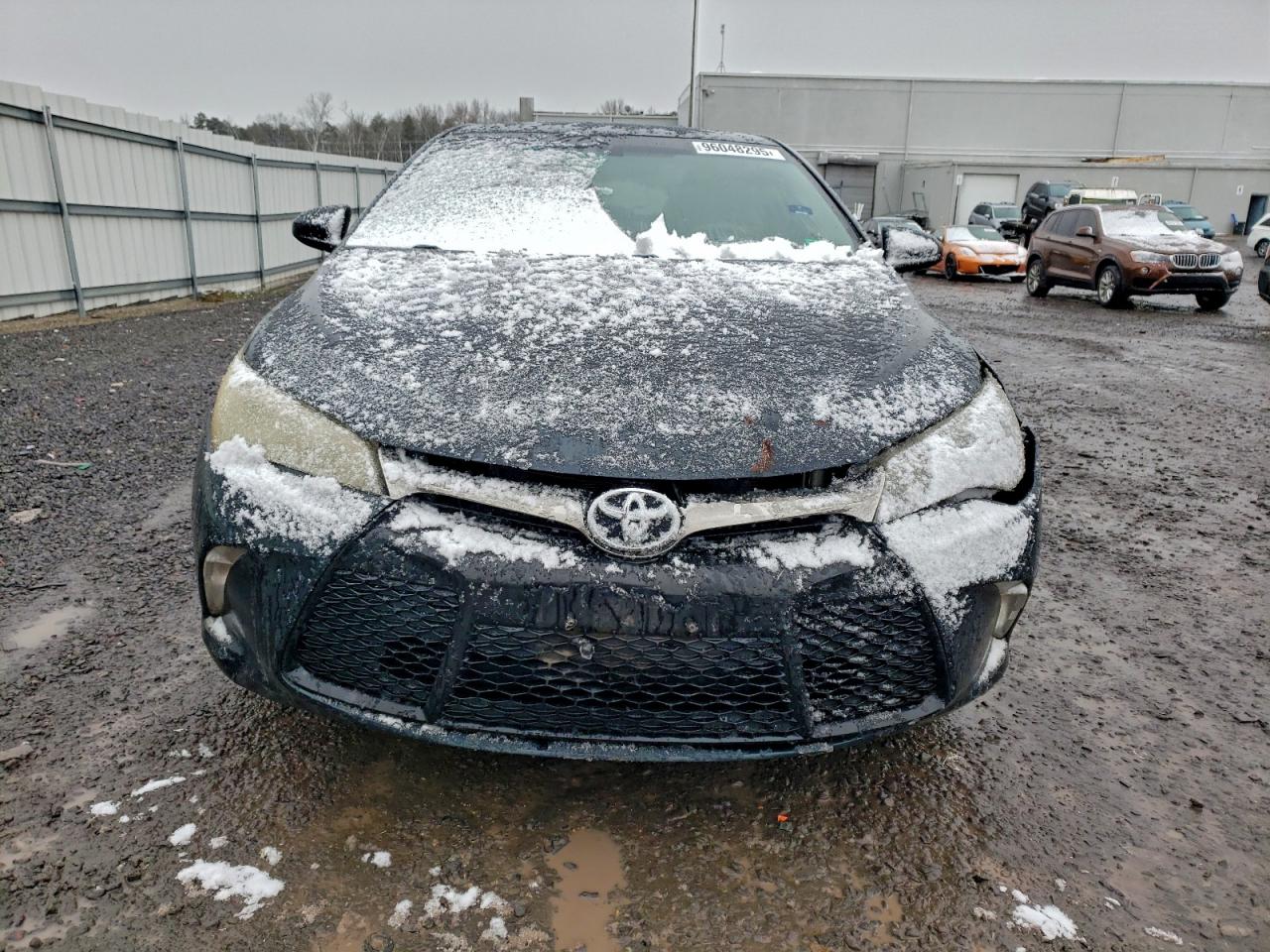 Toyota Camry Le Image 8