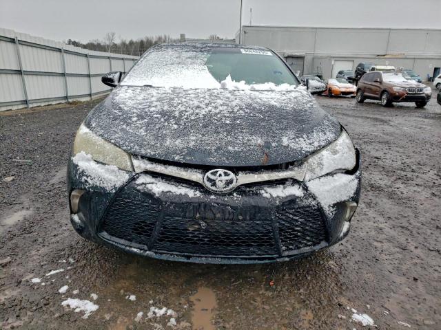 Toyota Camry Le Image 8