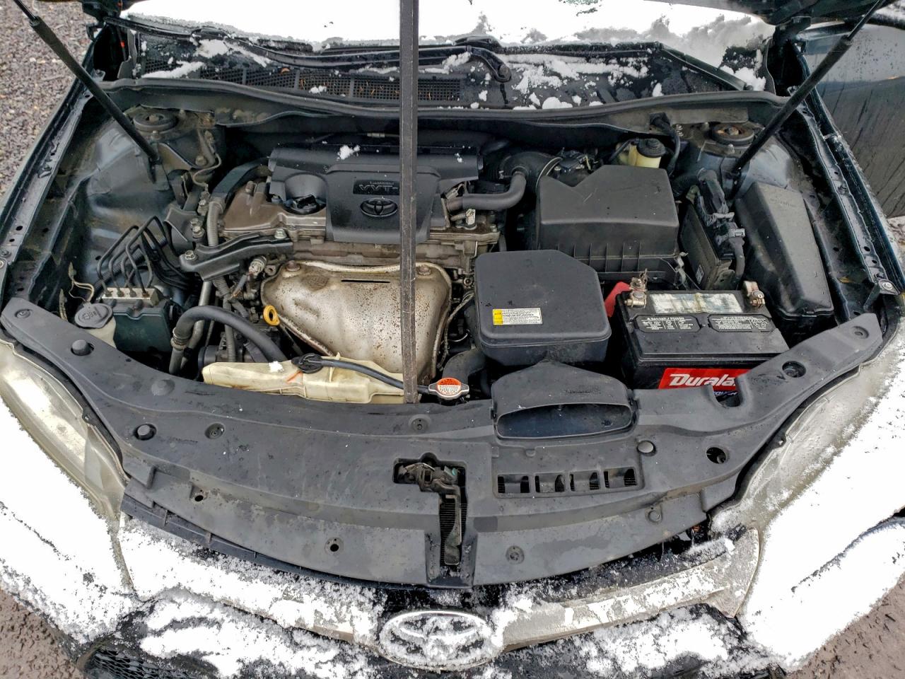 Toyota Camry Le Image 11