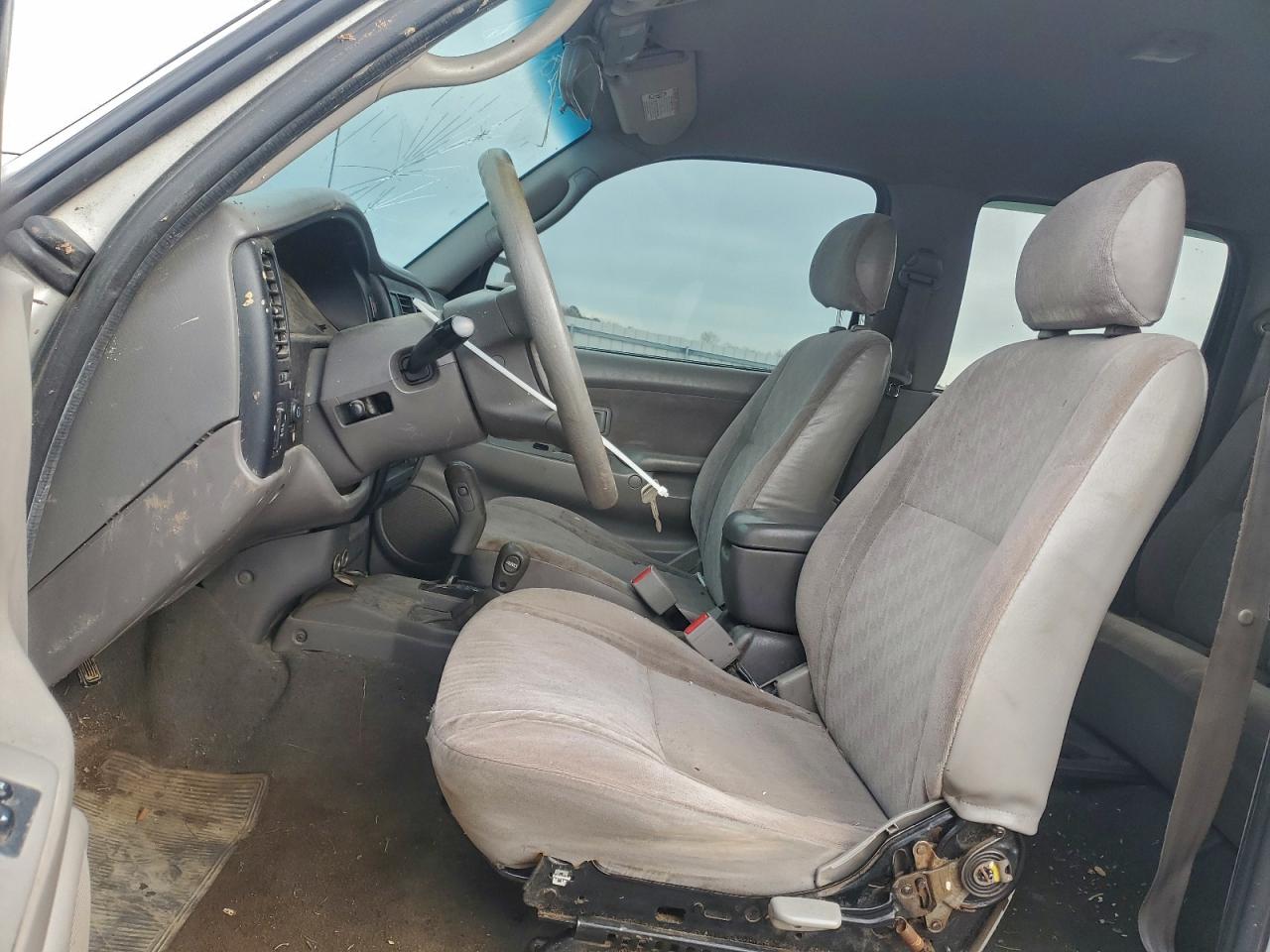 Toyota Tacoma Double Cab Image 3