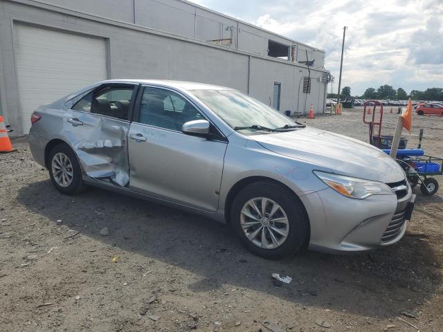 Toyota Camry Le Image 11