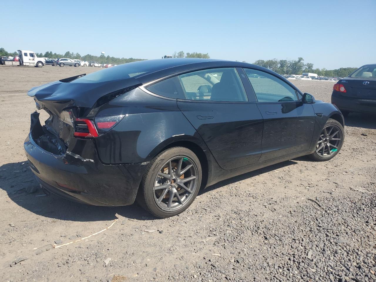 Tesla Model 3 Image 8