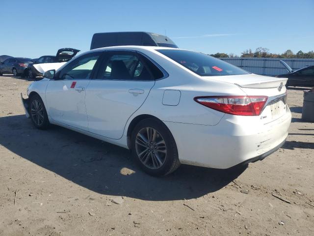 Toyota Camry Le Image 11