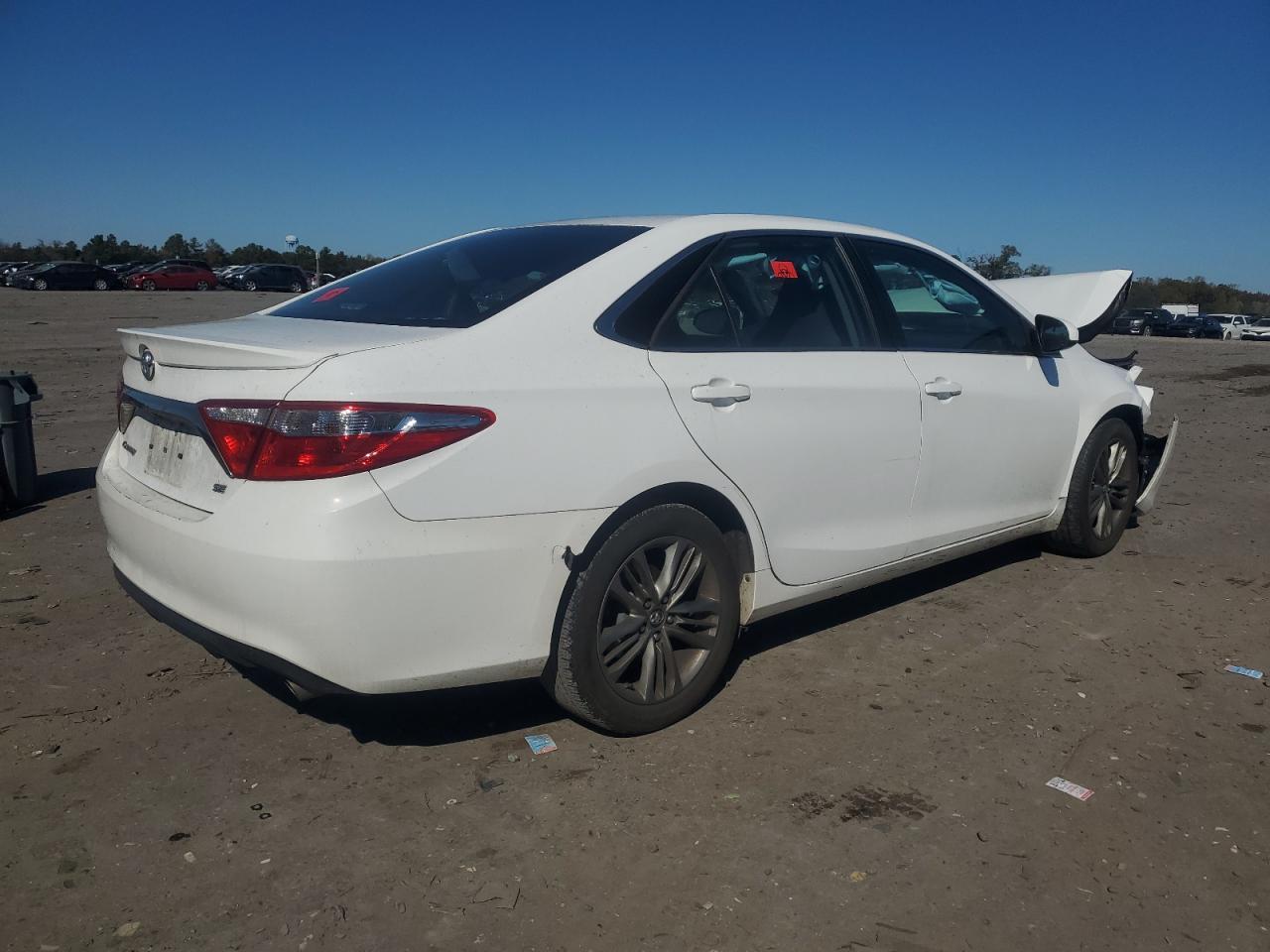 Toyota Camry Le Image 2