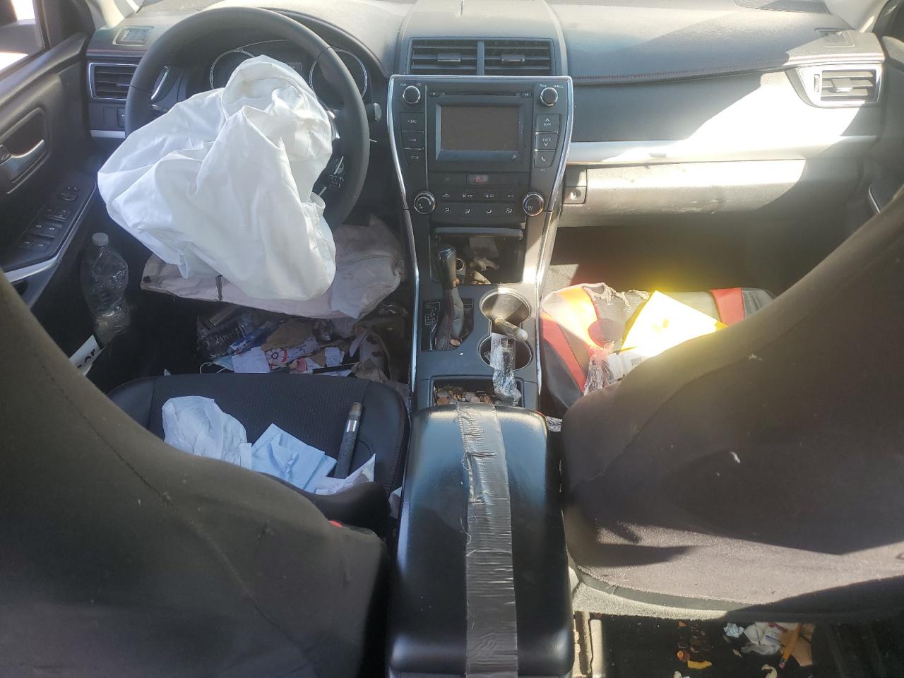 Toyota Camry Le Image 3