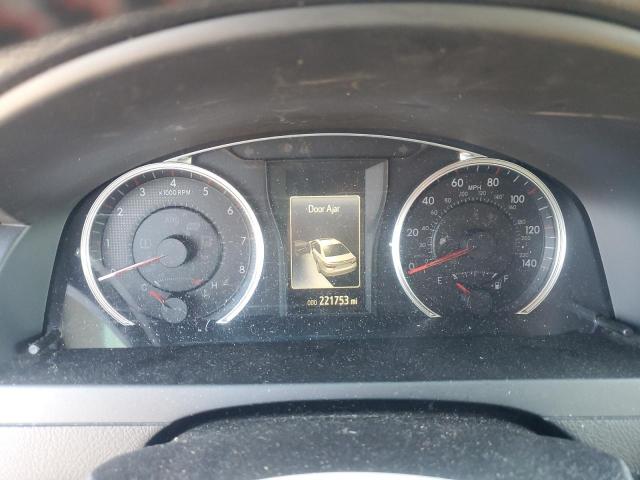 Toyota Camry Le Image 4