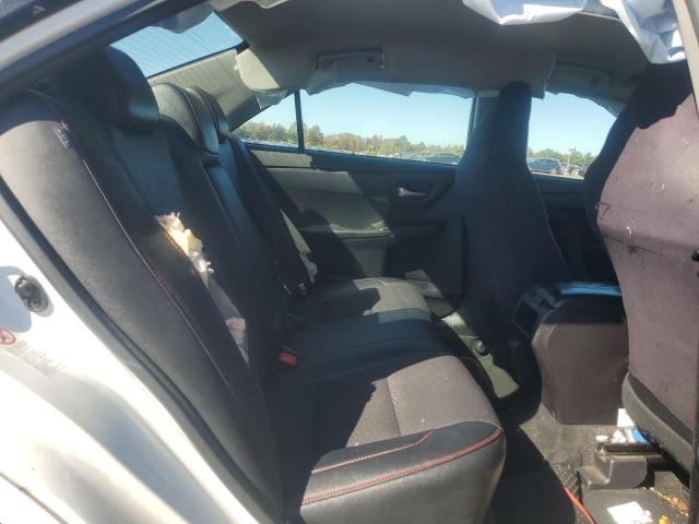 Toyota Camry Le Image 5