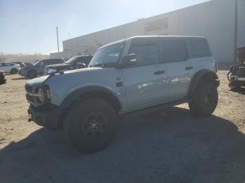  Salvage Ford Bronco