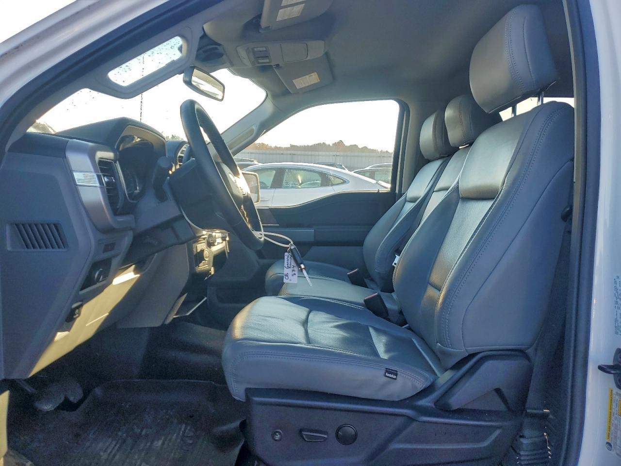 Ford F-150 Supercrew Image 12