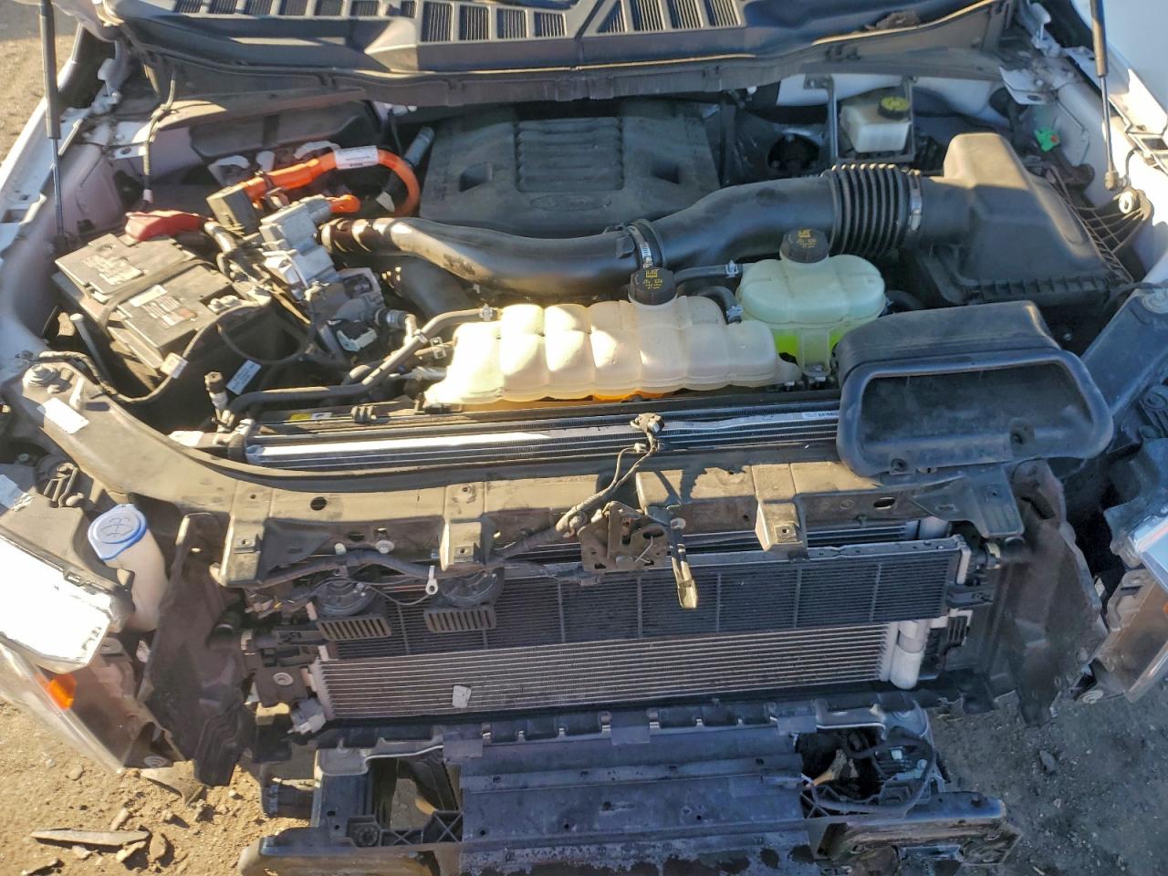 Ford F-150 Supercrew Image 7