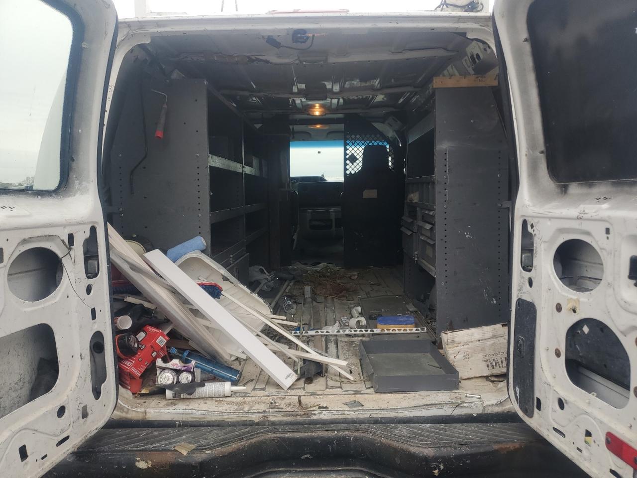 Ford E-350 E350 Super Duty Van Image 10