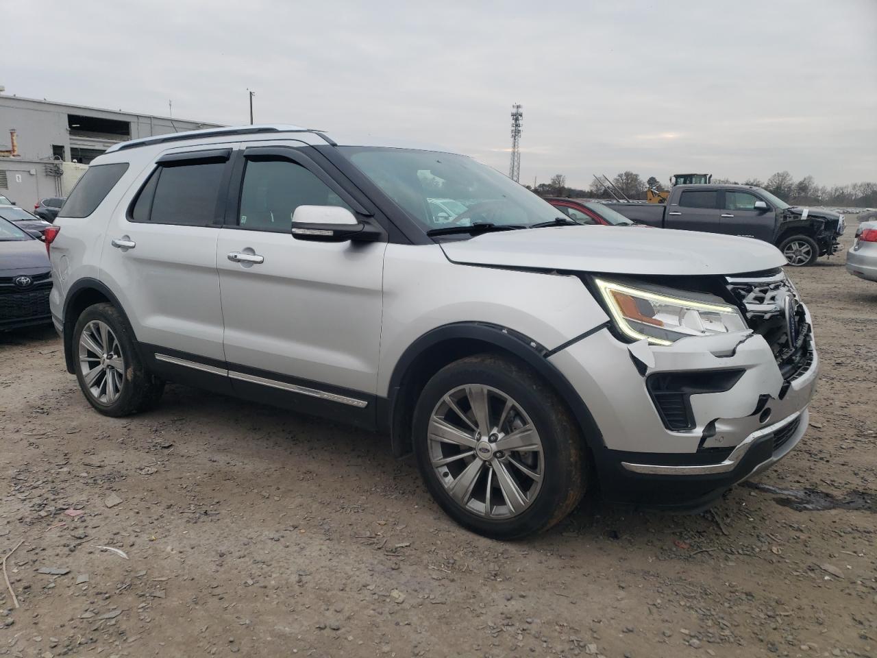 Ford Explorer Limited Image 5