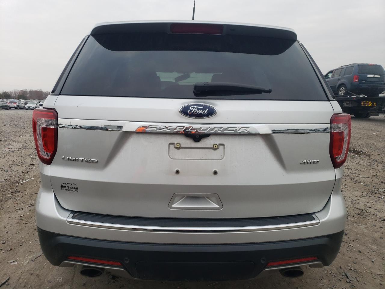 Ford Explorer Limited Image 7