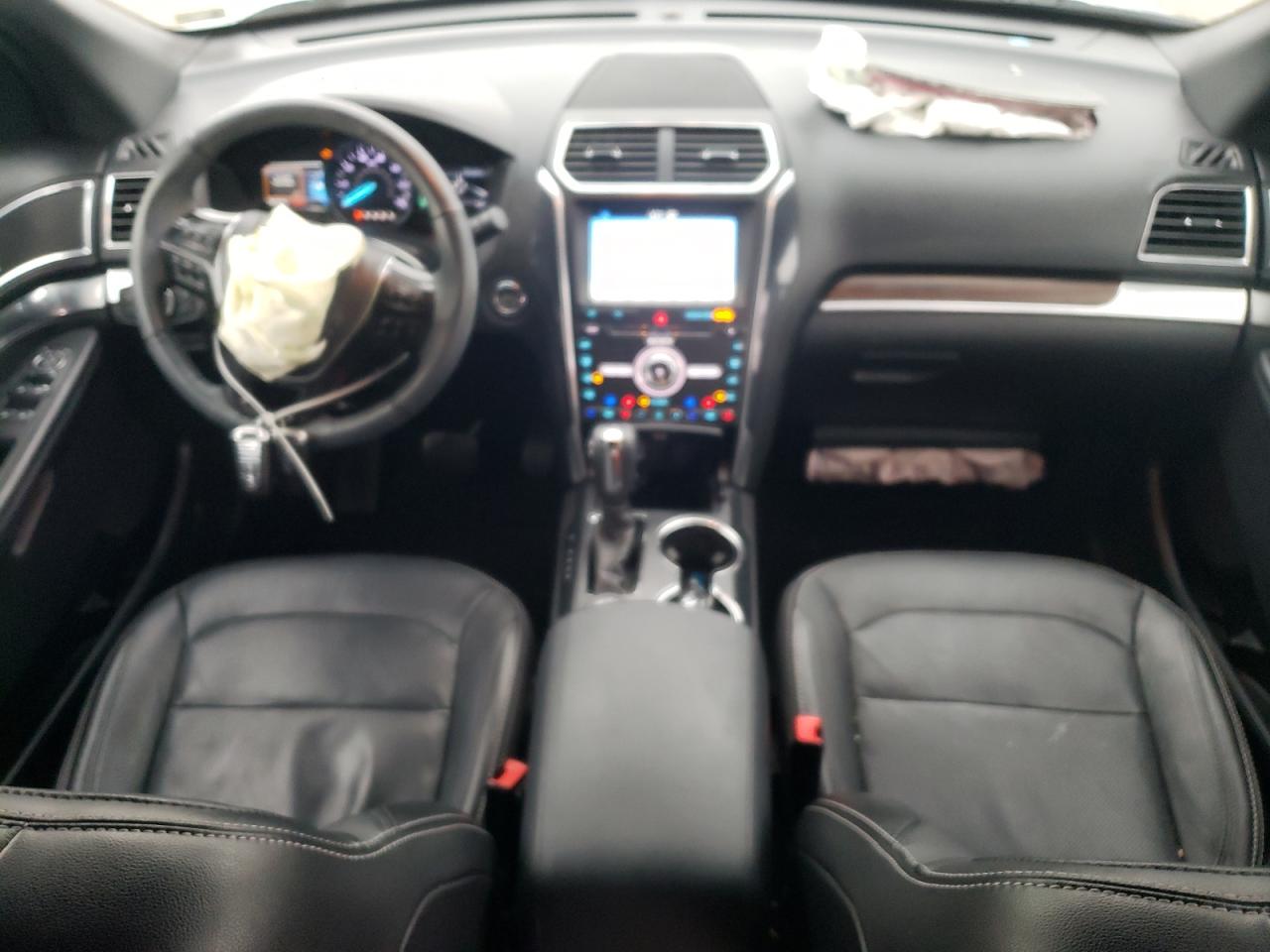 Ford Explorer Limited Image 13